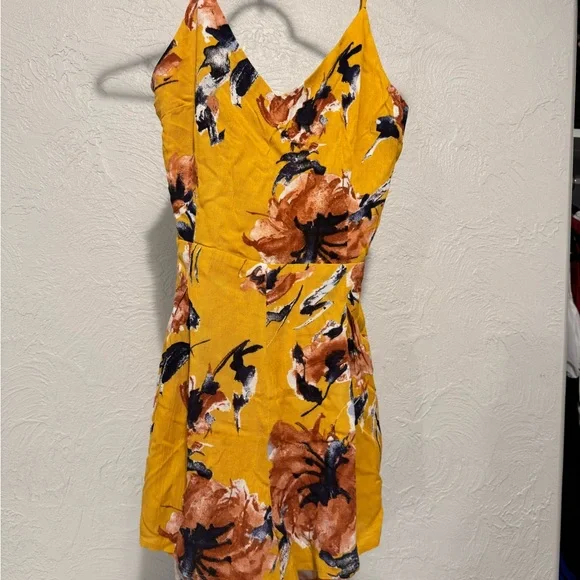 Bundle of 7 Stylish Dress/ Romper lot- all great/new condition size small - Picture 8 of 13